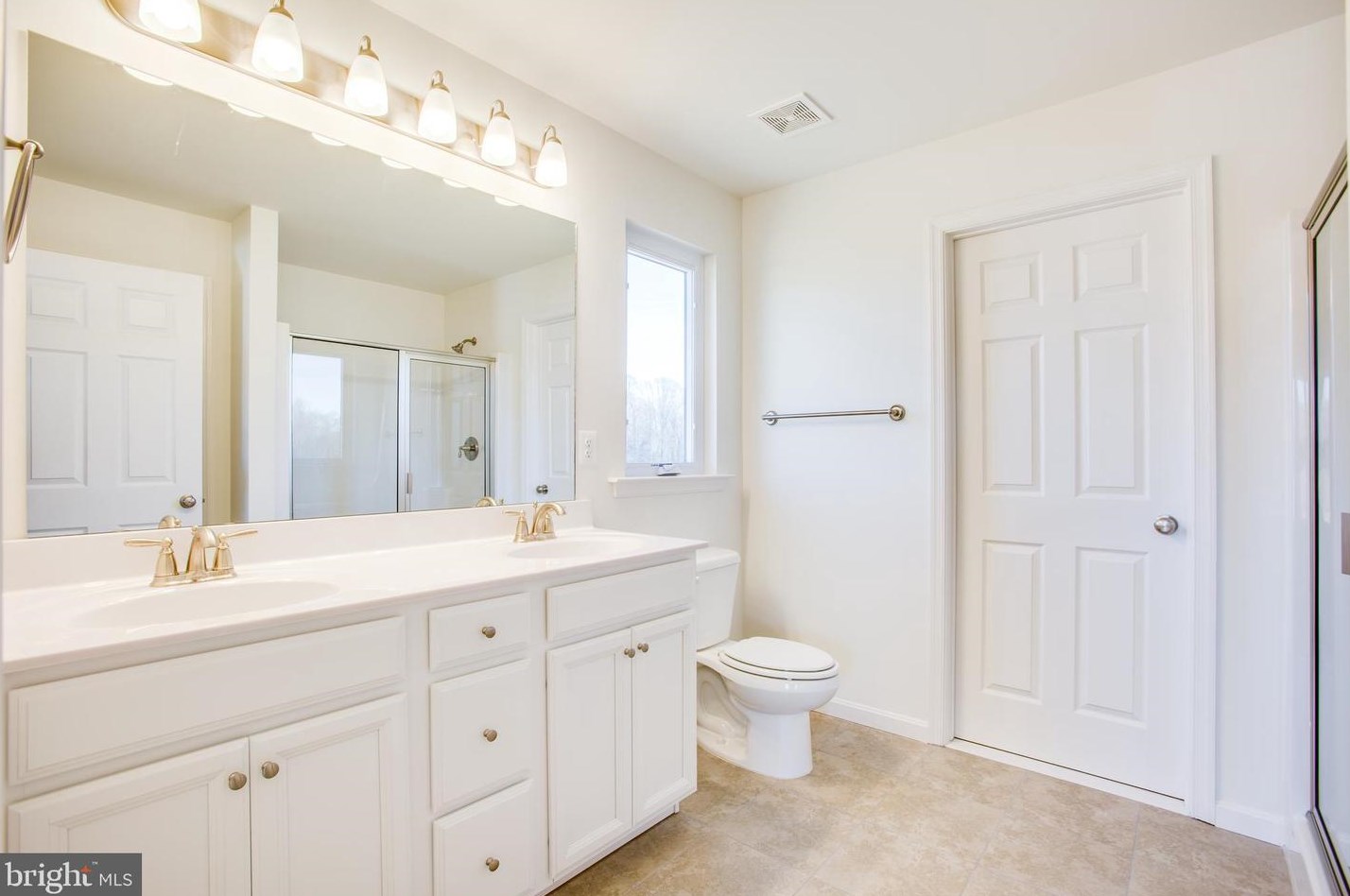 2107 Warrenton Rd, Fredericksburg VA  22406-4825 exterior