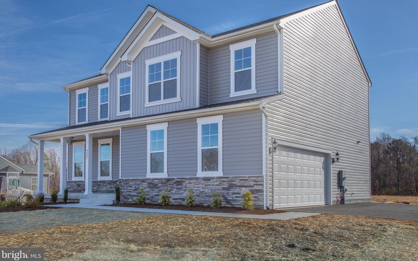 2107 Warrenton Rd, Fredericksburg VA  22406-4825 exterior