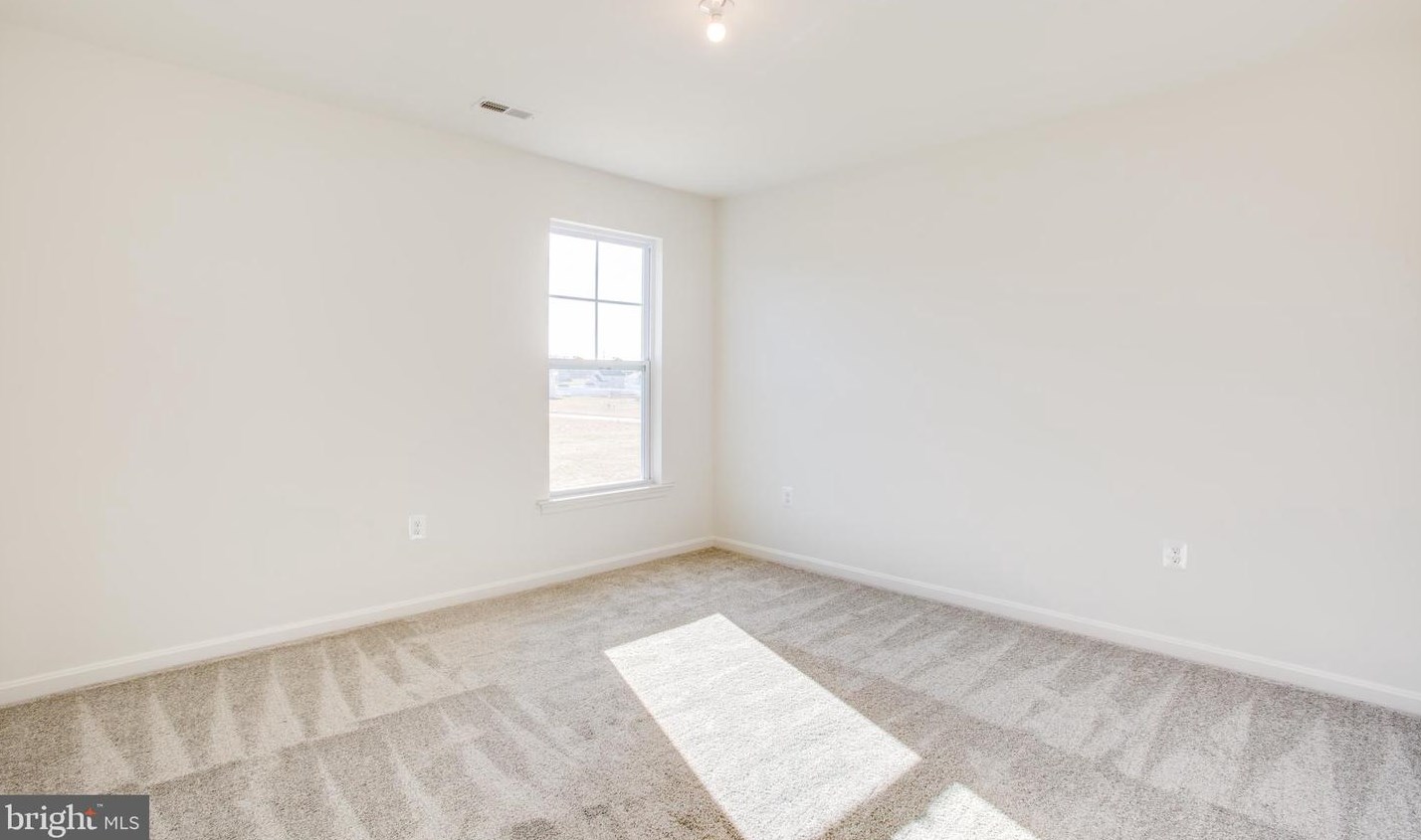 2107 Warrenton Rd, Fredericksburg VA  22406-4825 exterior