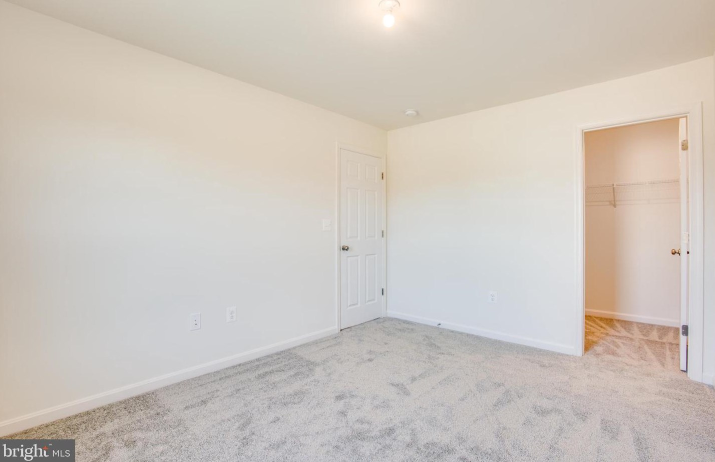 2107 Warrenton Rd, Fredericksburg VA  22406-4825 exterior