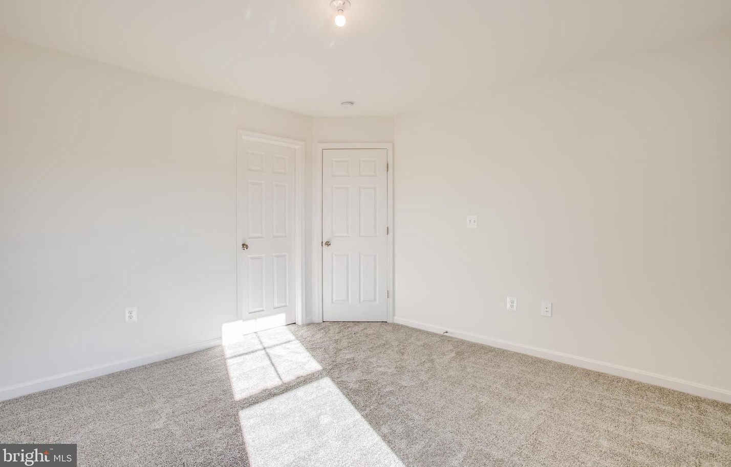 2107 Warrenton Rd, Fredericksburg VA  22406-4825 exterior