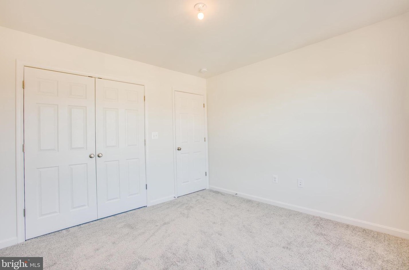 2107 Warrenton Rd, Fredericksburg VA  22406-4825 exterior