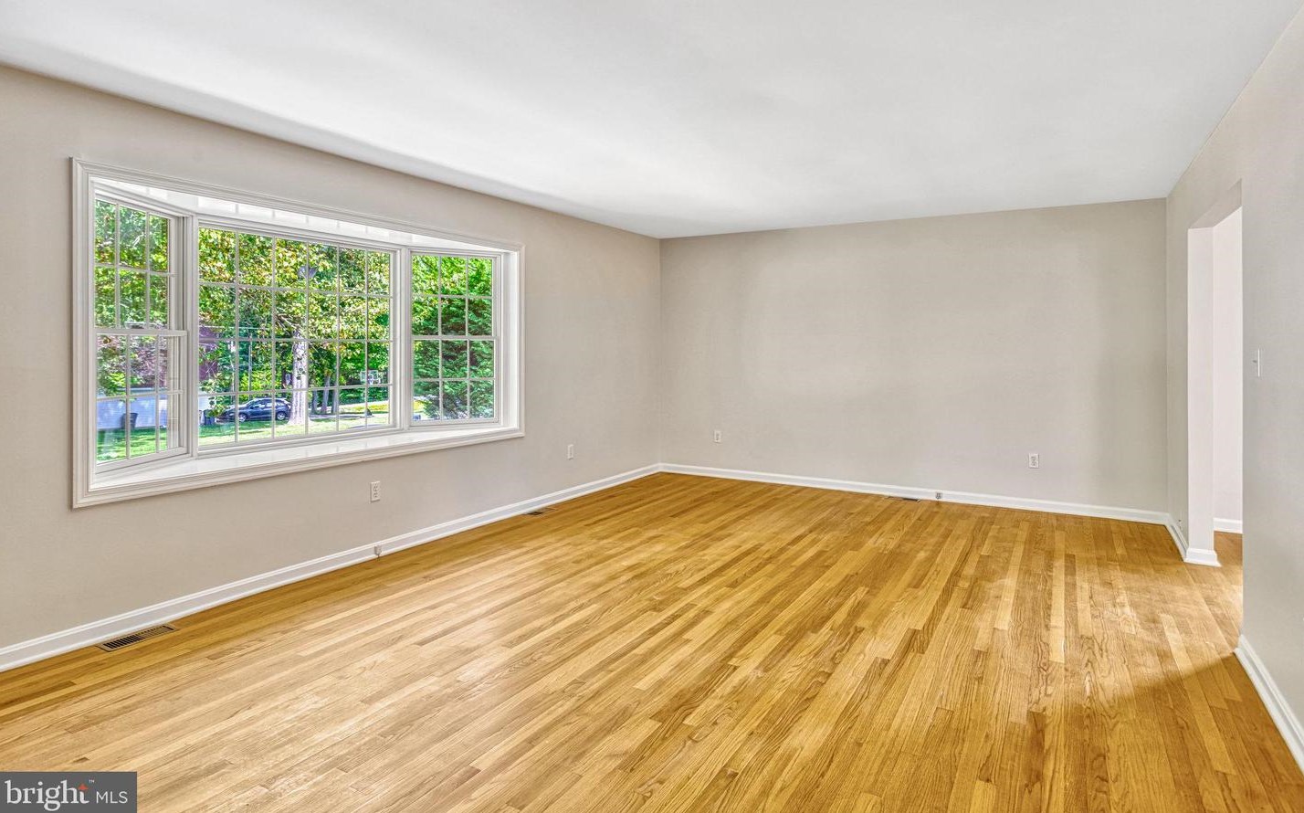 1103 Harbour Dr, Stafford VA 22554-1926 exterior