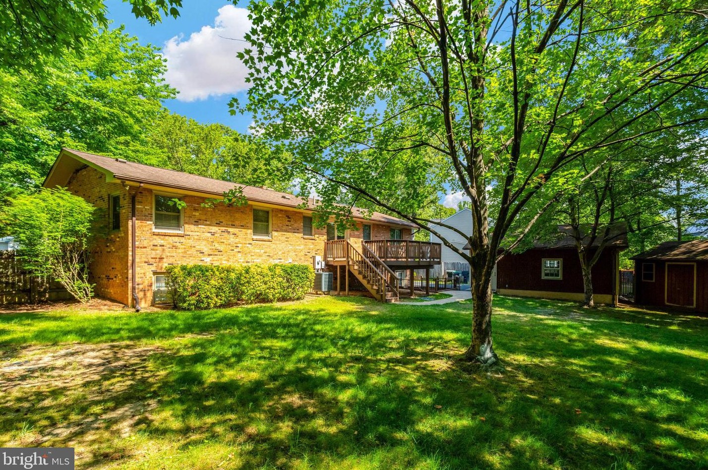 1103 Harbour Dr, Stafford VA 22554-1926 exterior