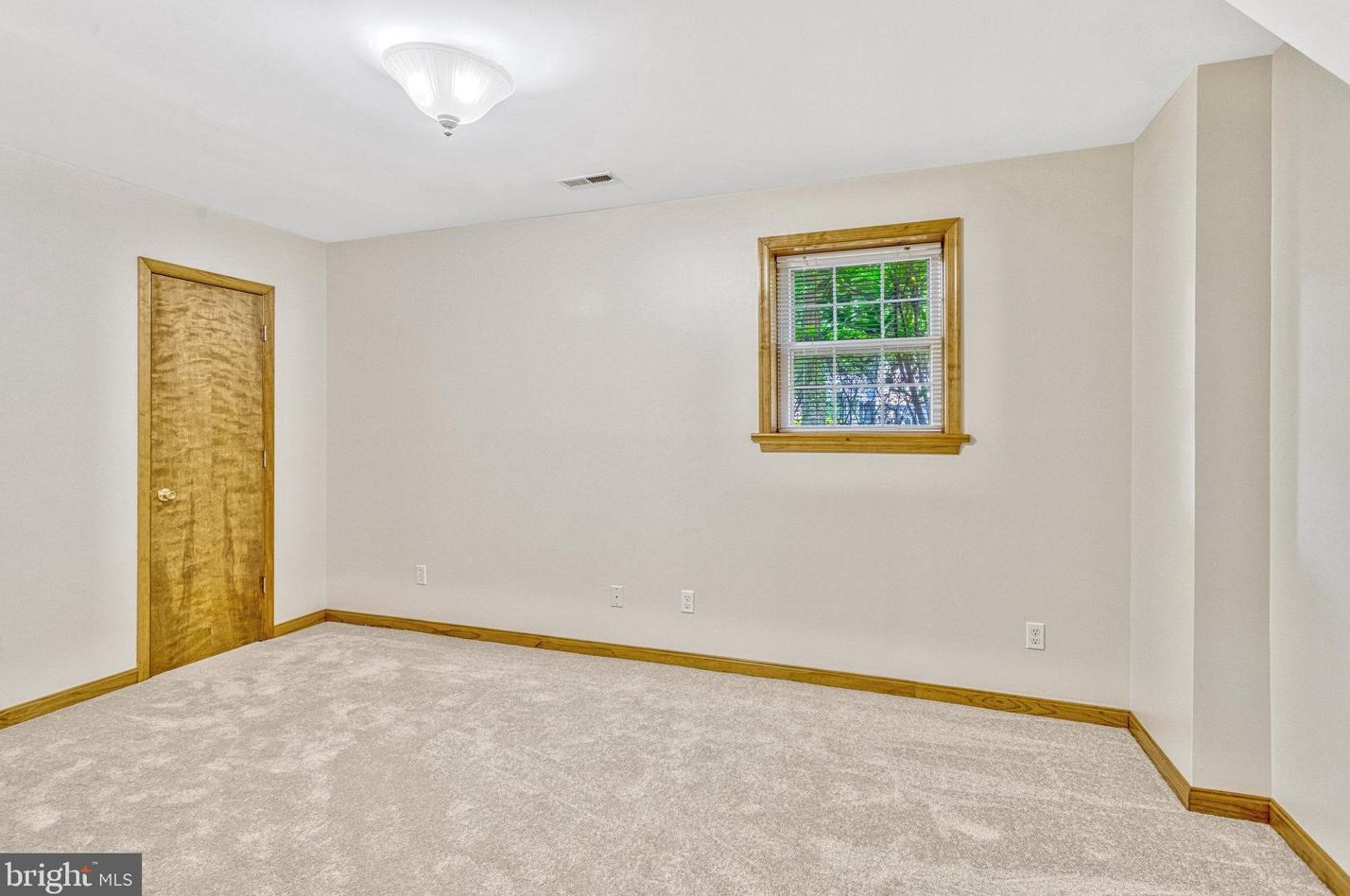 1103 Harbour Dr, Stafford VA 22554-1926 exterior