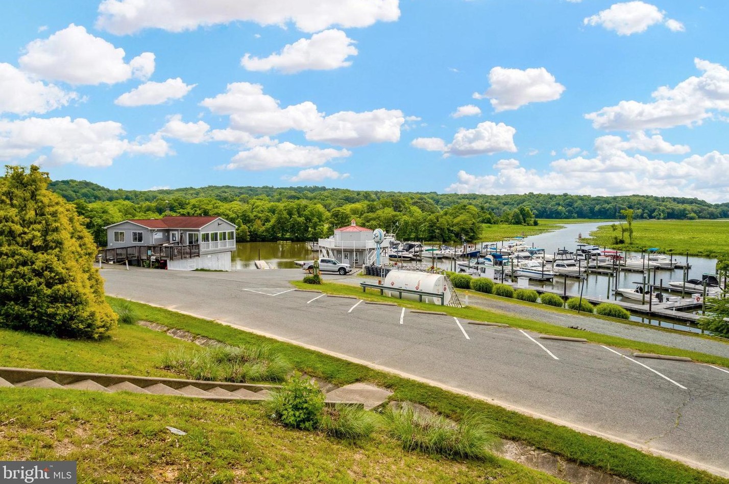 1103 Harbour Dr, Stafford VA 22554-1926 exterior