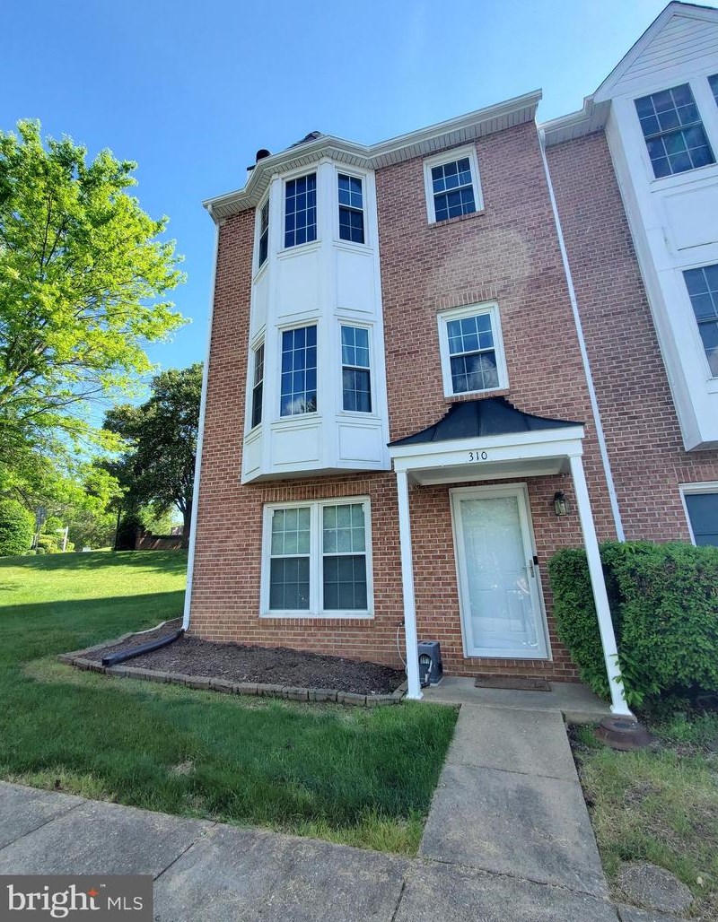 310 Braemar Pl, Fredericksburg, VA 22405-2073