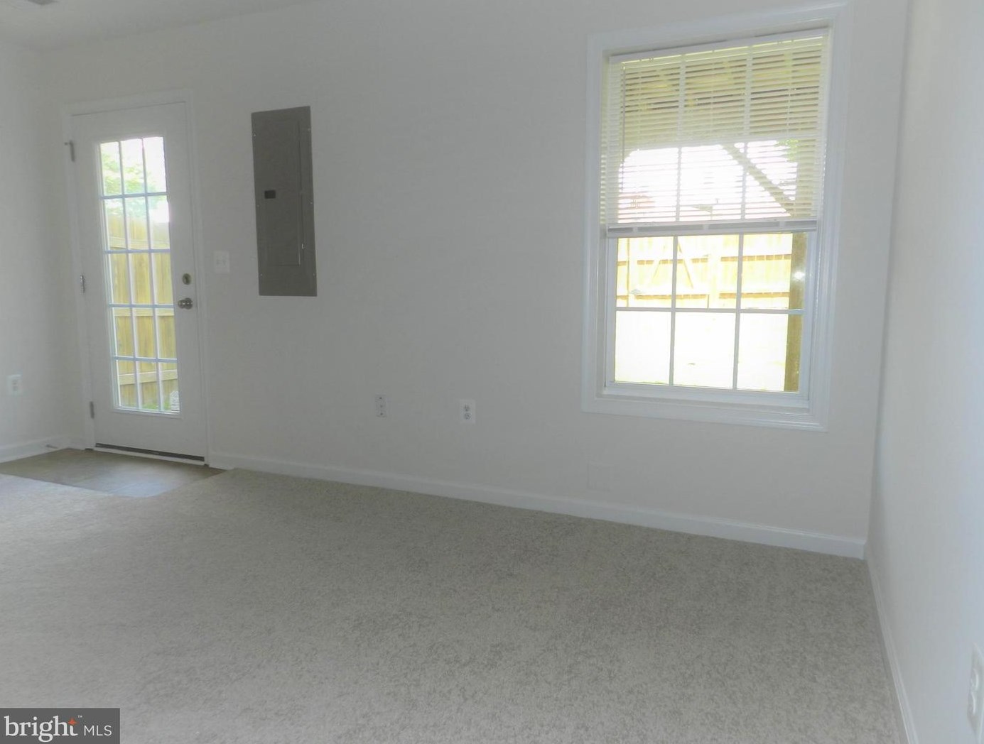 207 Dundee Pl, Fredericksburg VA  22405-2088 exterior
