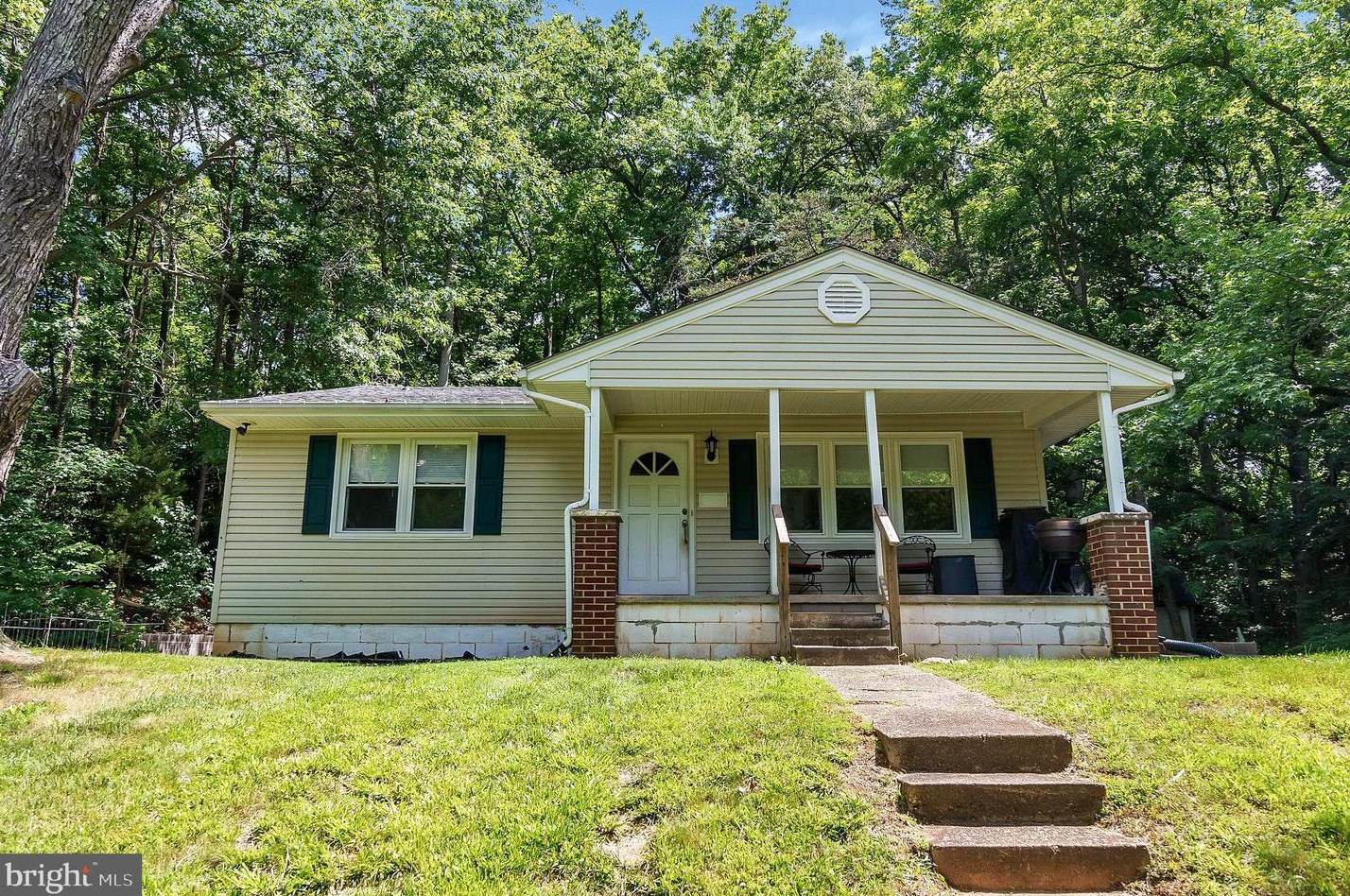 2504 Warrenton Rd, Fredericksburg, VA 22406
