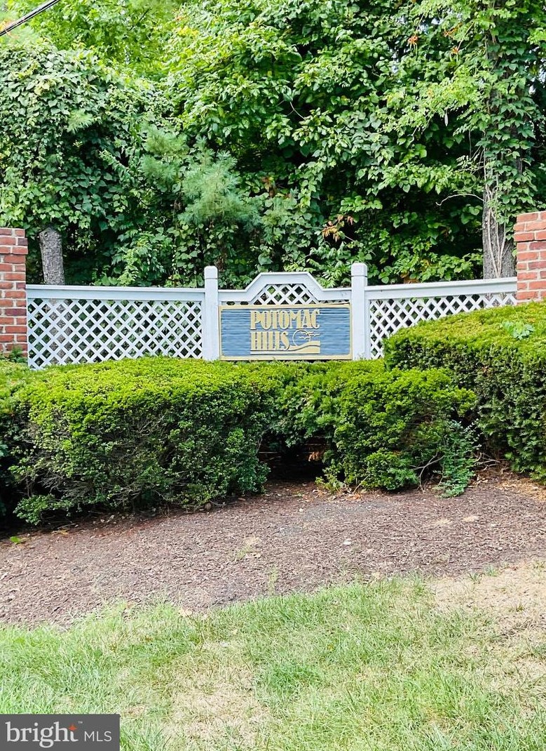 404 Potomac Hills Dr, Stafford, VA 22554