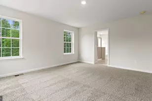 814 Long Meadow Dr, Fredericksburg, VA 22406 - Photo 12