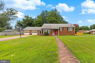 300 Phillips St, Fredericksburg, VA 22405 - Photo 2