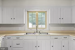 300 Phillips St, Fredericksburg, VA 22405 - Photo 12