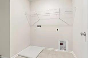 825 Long Meadow Dr, Fredericksburg, VA 22406 - Photo 10