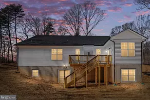 260 Chriswood Ln, Stafford, VA 22556 - Photo 2