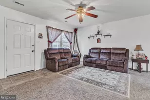 9 Breezy Hill Dr, Stafford, VA 22556 - Photo 2