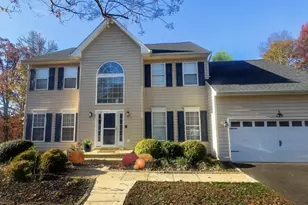 8 Oak Crest Ct, Fredericksburg, VA 22405 - Photo 2
