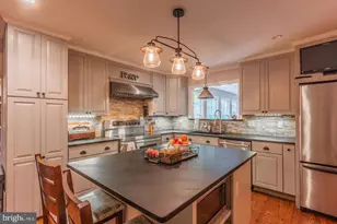 607 Lancaster St, Fredericksburg, VA 22405 - Photo 10