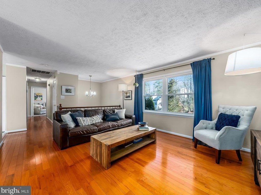 2073 Farragut Dr, Stafford, VA 22554-2301