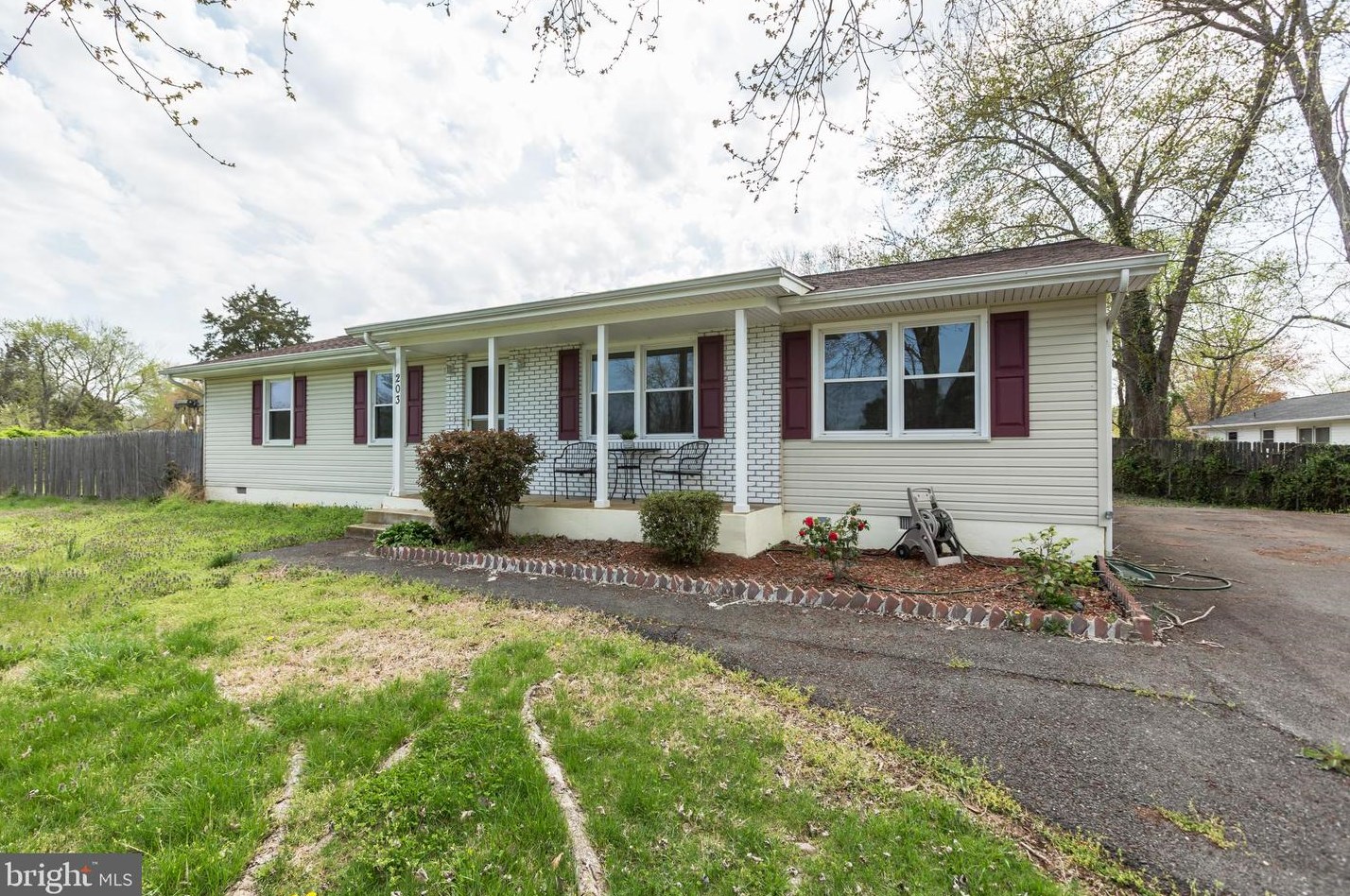 203 Shelton Dr, Stafford, VA 22556-1324