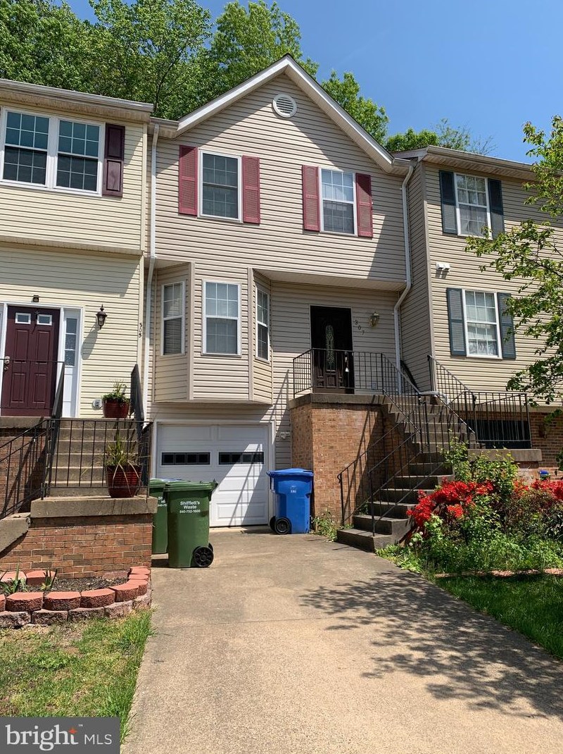 307 Staunton Ct, Stafford, VA 22554-7860