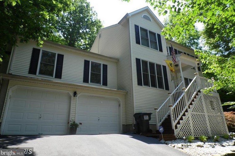 1035 John Paul Jones Dr, Stafford, VA 22554-2130