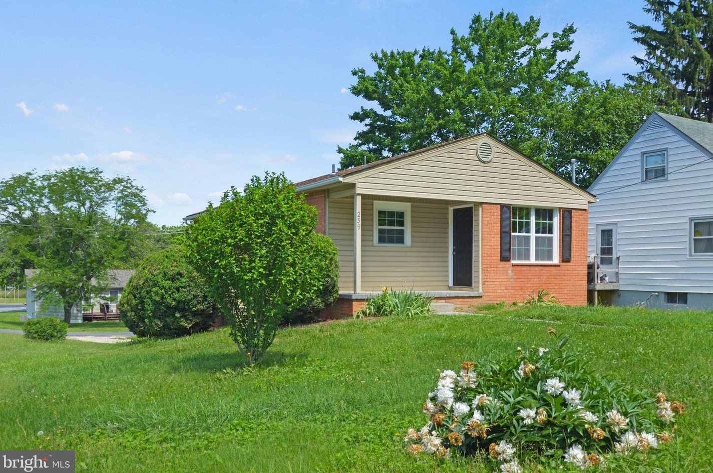 259 S Winchester Ave, Waynesboro, VA 22980