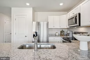 252 Camden Dr, Waynesboro, VA 22980 - Photo 8