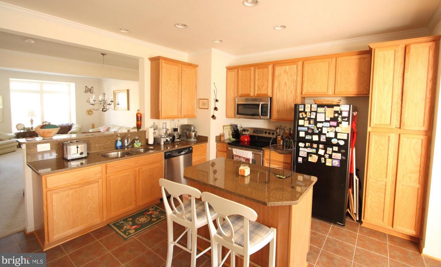 212 Monroe Point Dr, Colonial Bch, VA 22443-1943