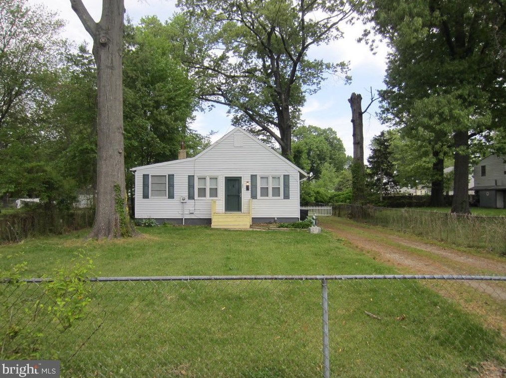 227 Lincoln Ave, Colonial Bch, VA 22443