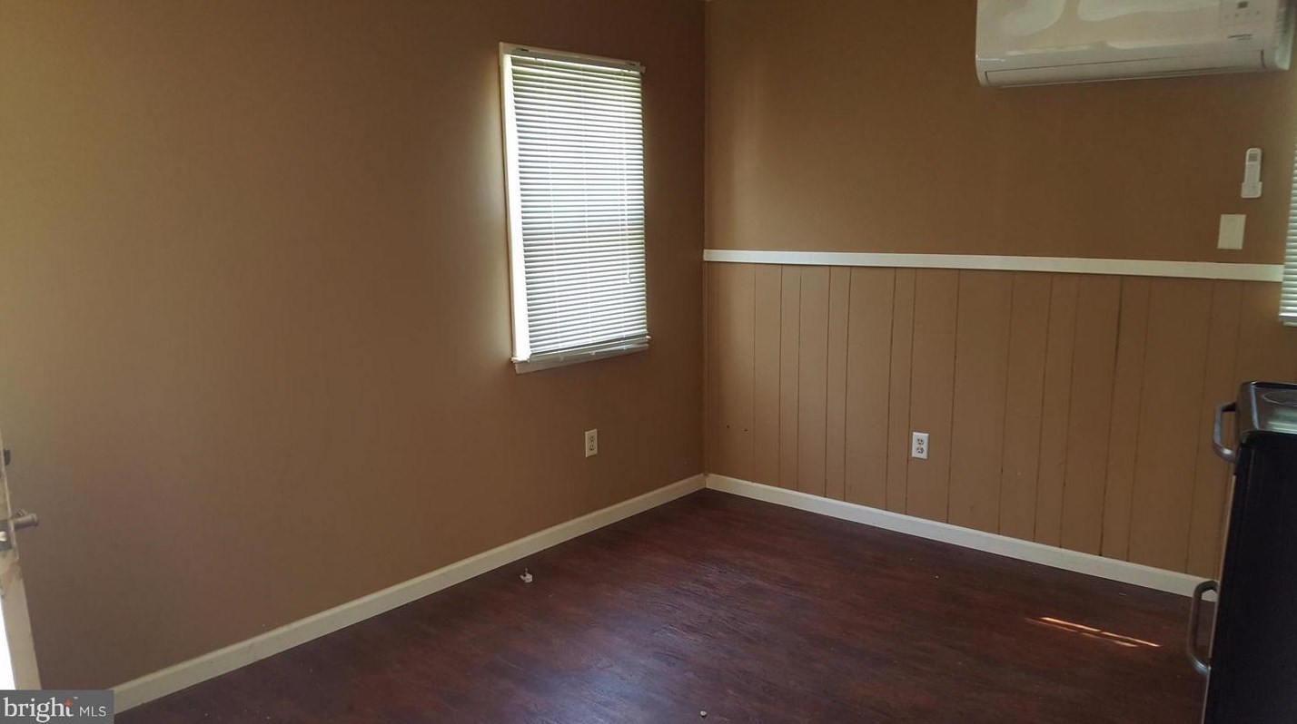201 Irving Ave N #apt C, Colonial Bch, VA 22443