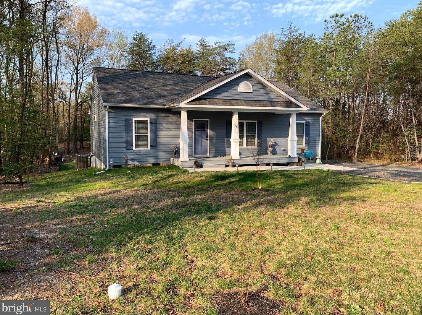 586 Mattox Ave, Colonial Bch, VA 22443-3210