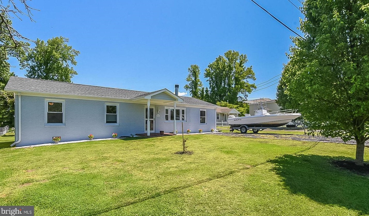 201 Blackwell Rd, Colonial Bch, VA 22443-5004