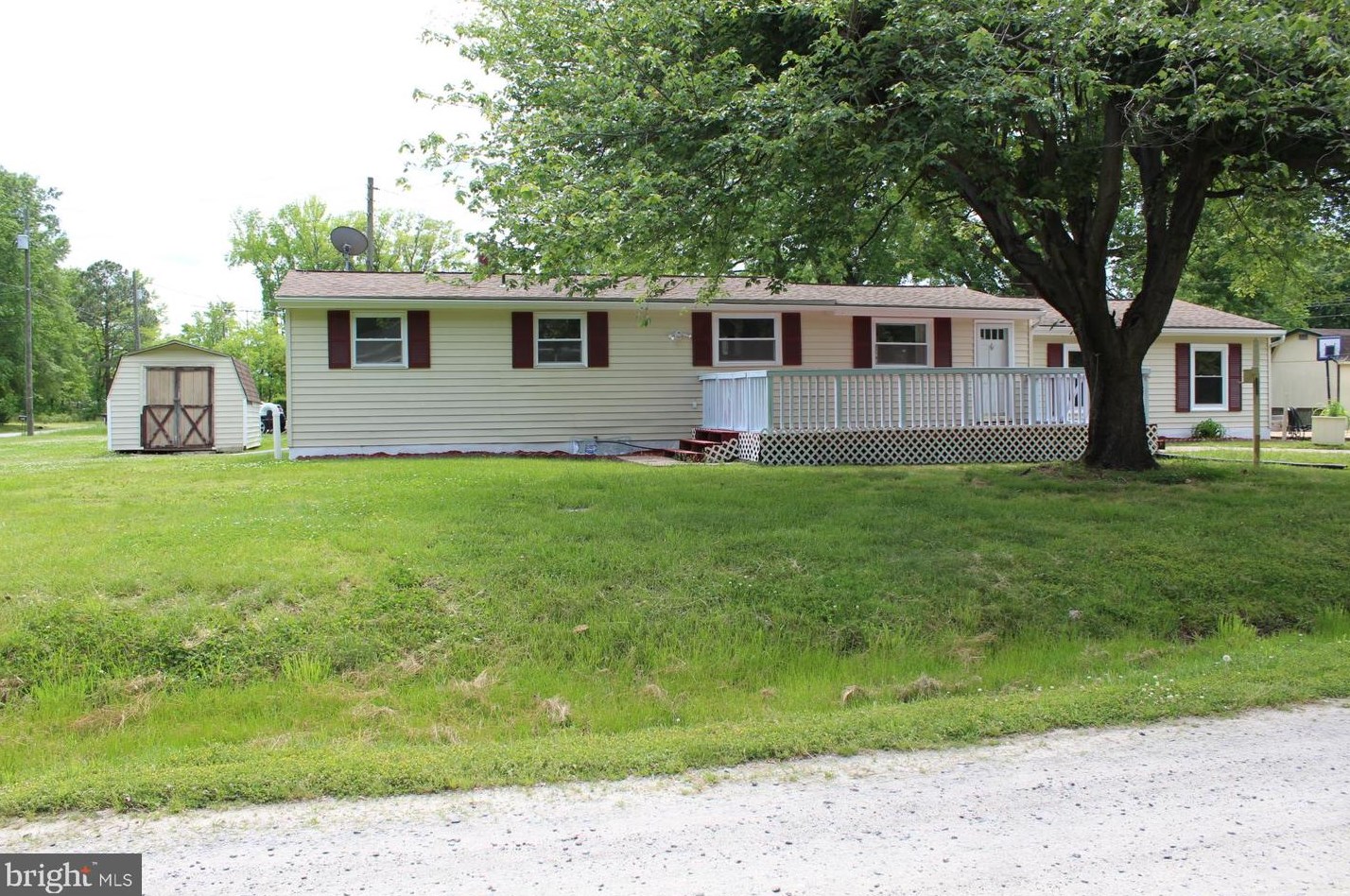 153 Richmond Rd, Colonial Bch, VA 22443-5097