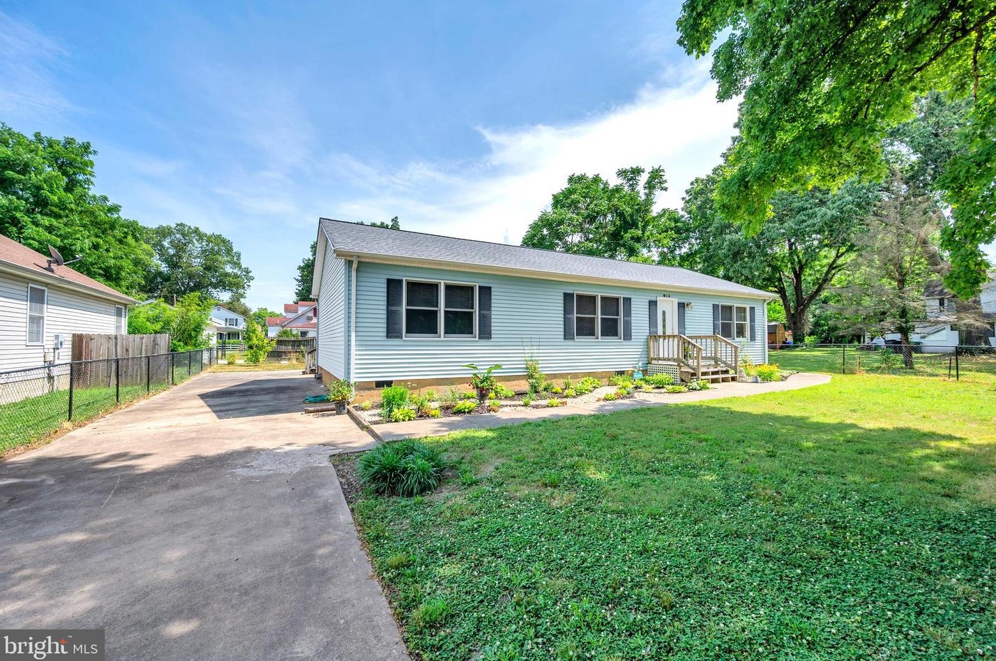 206 7th St, Colonial Bch, VA 22443-1606