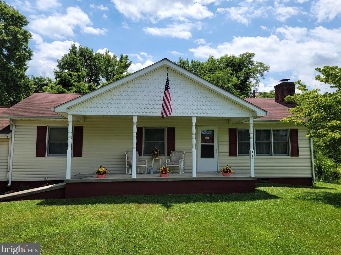 100 Latane Dr, Colonial Bch, VA 22443-5085