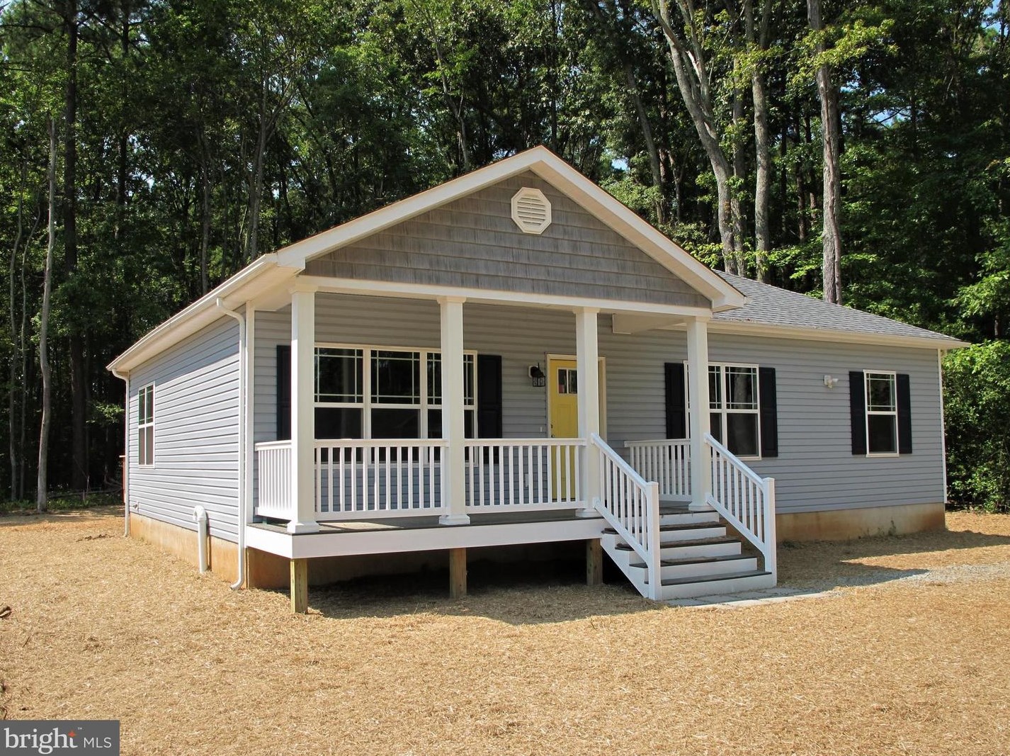 87 Pine St, Colonial Bch, VA 22443-5041