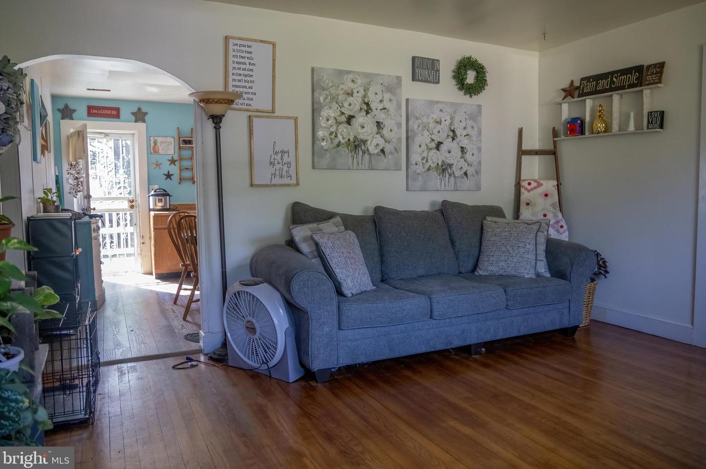 220 6th St, Colonial Bch, VA 22443-1716