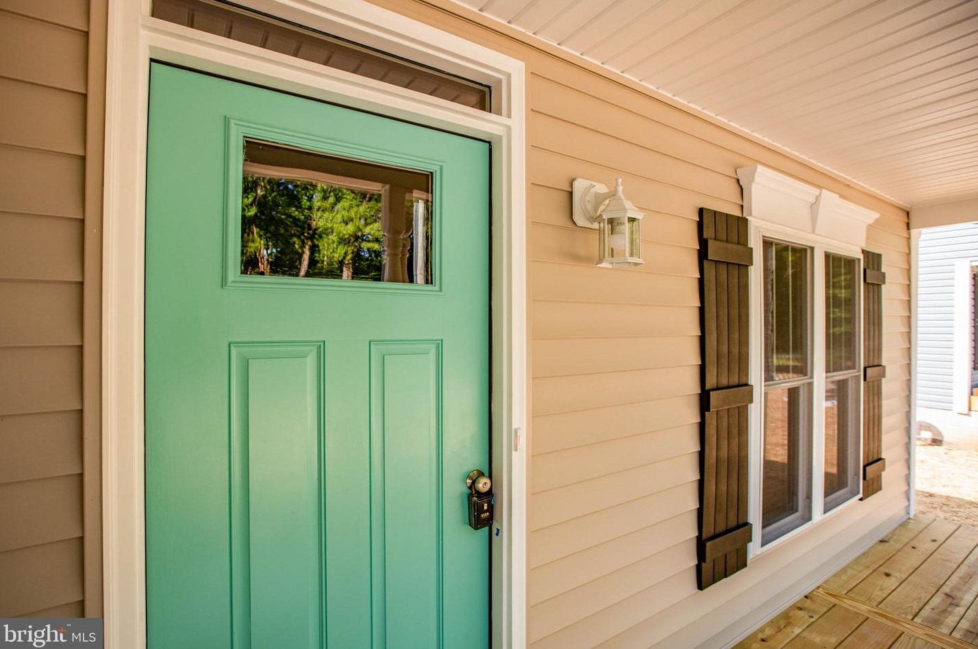 16 Latane Dr, Colonial Bch, VA 22443-5002
