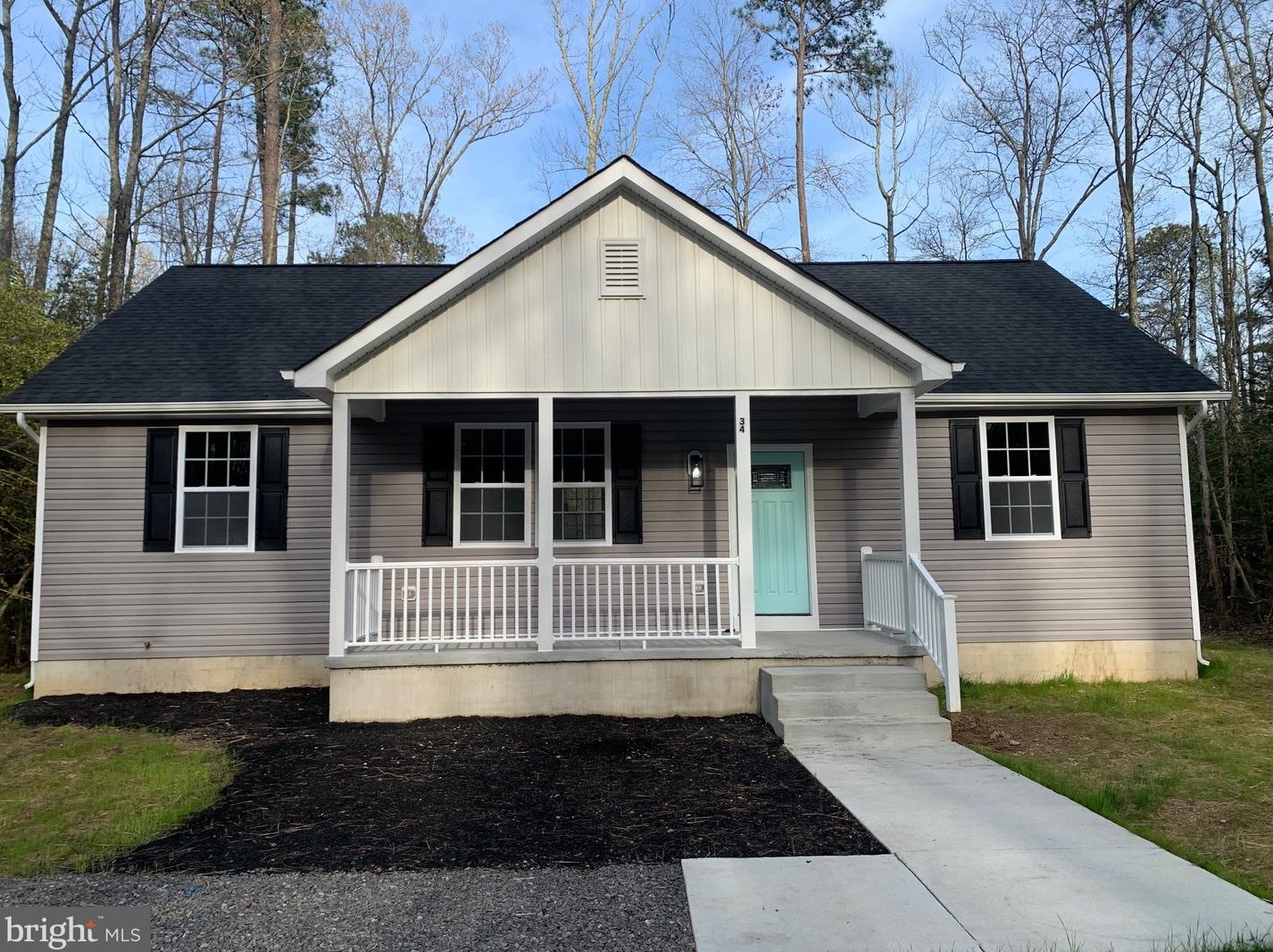 58 Pine St, Colonial Bch, VA 22443-5041