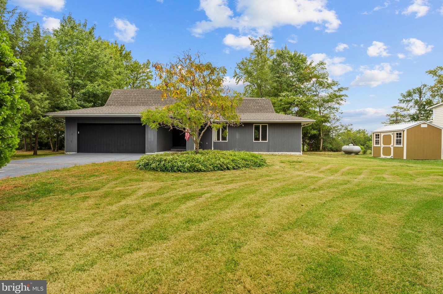 136 Albatross Ln, Montross, VA 22520