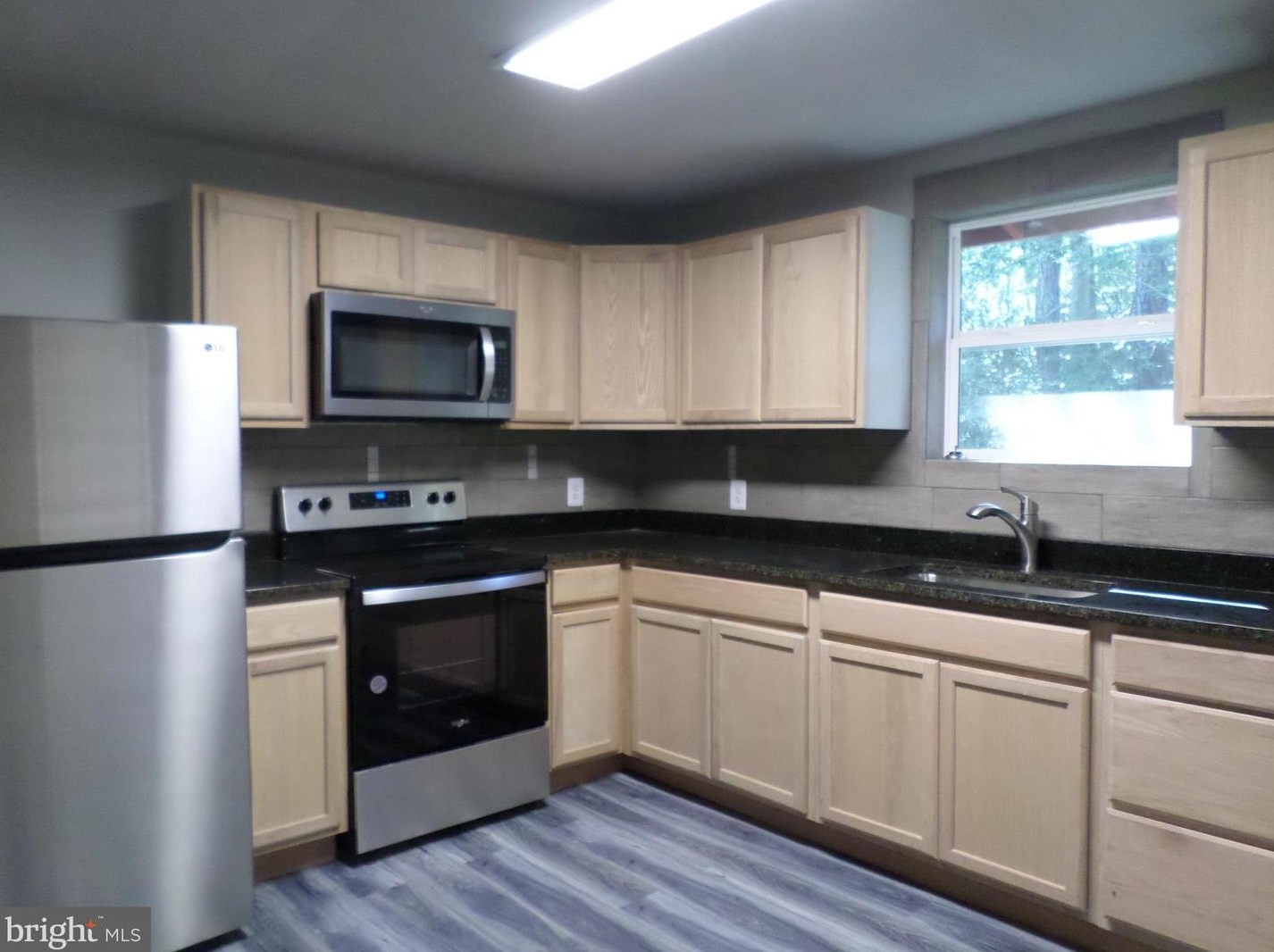 250 Wildwood Rd, Colonial Bch, VA 22443
