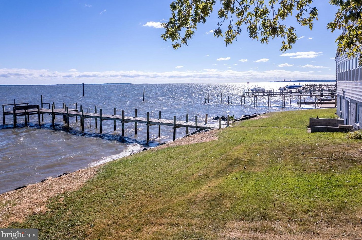 30 Inland Rd, Hague, VA 22469-3157