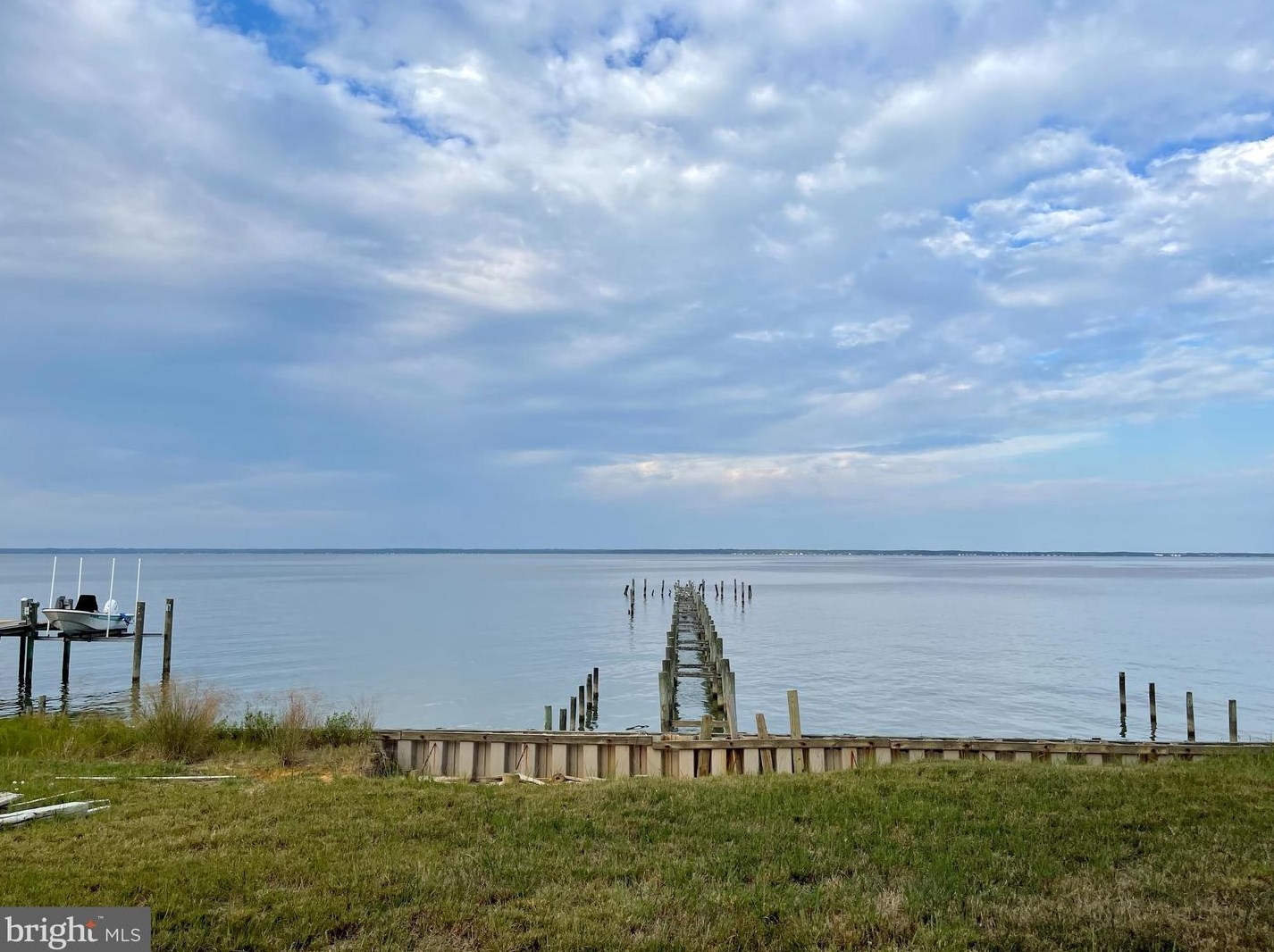 685 Warner Ln, Hague, VA 22469-3154