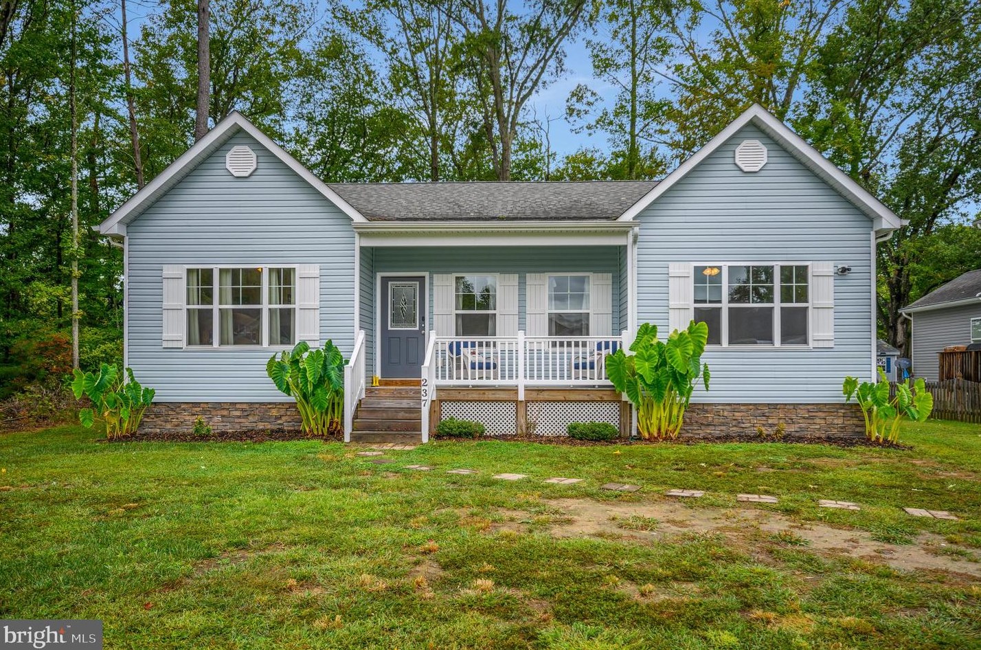 237 Nicholson Dr, Colonial Bch, VA 22443-5048