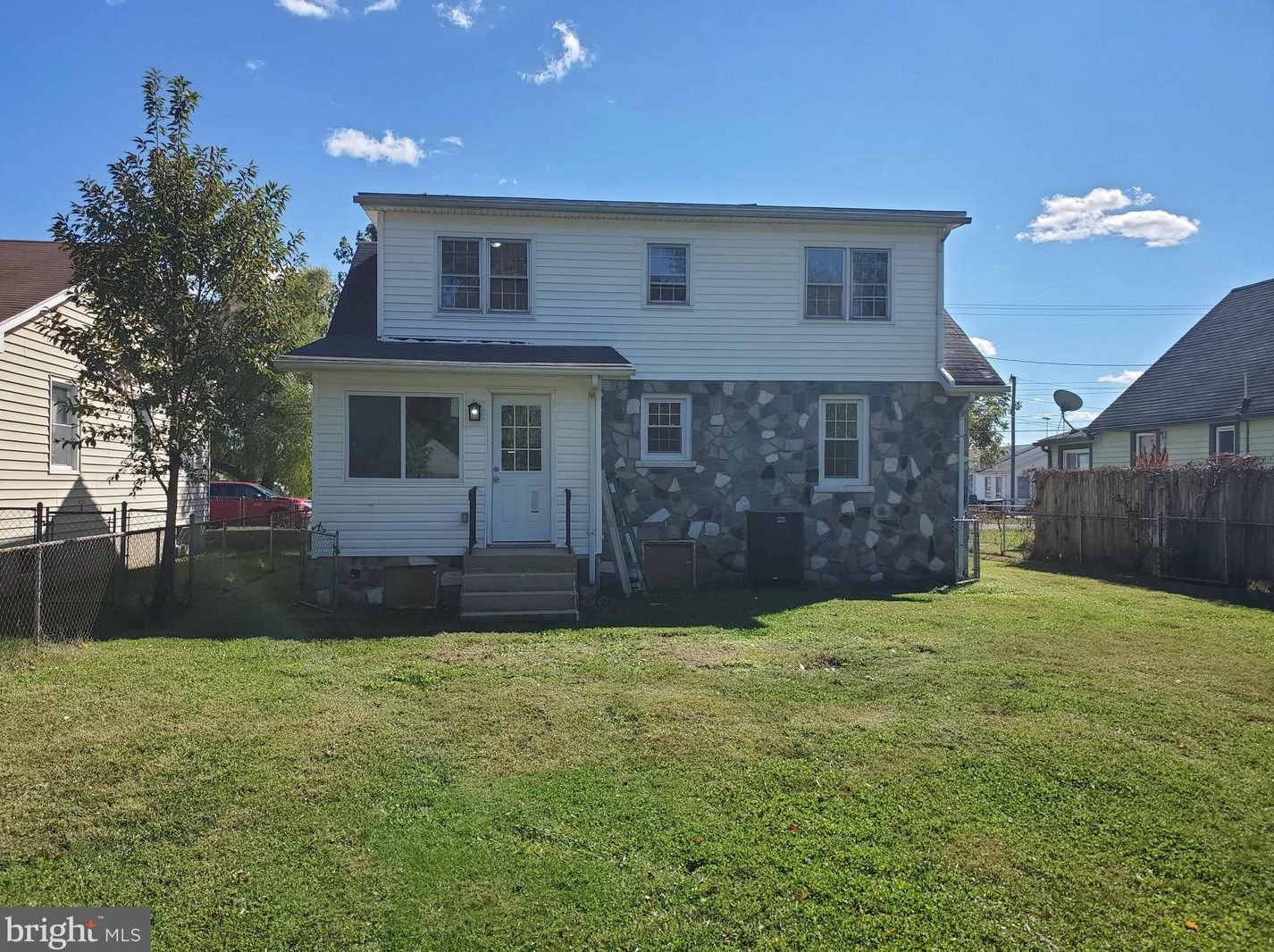 203 2nd St, Colonial Bch, VA 22443