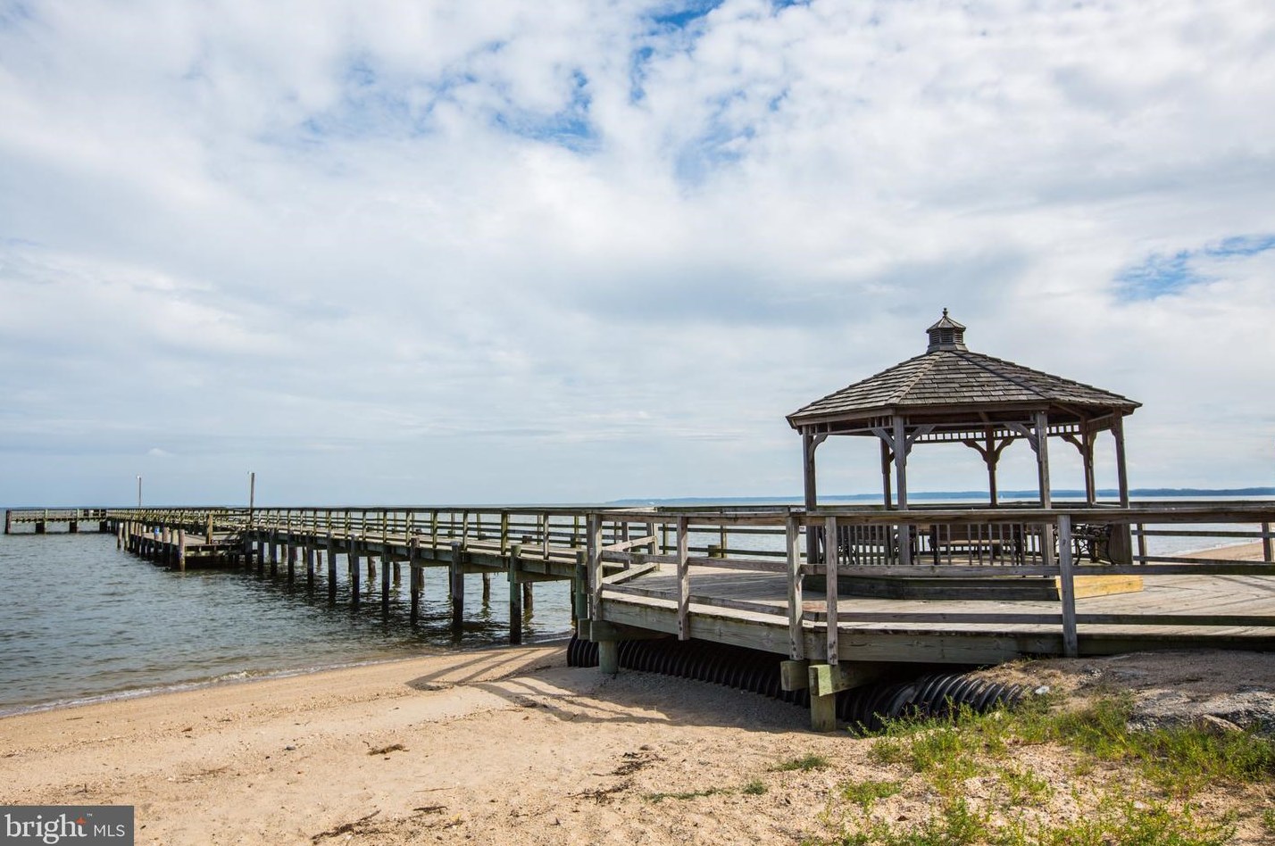 106 Shore Dr, Colonial Bch VA  22443-4346 exterior