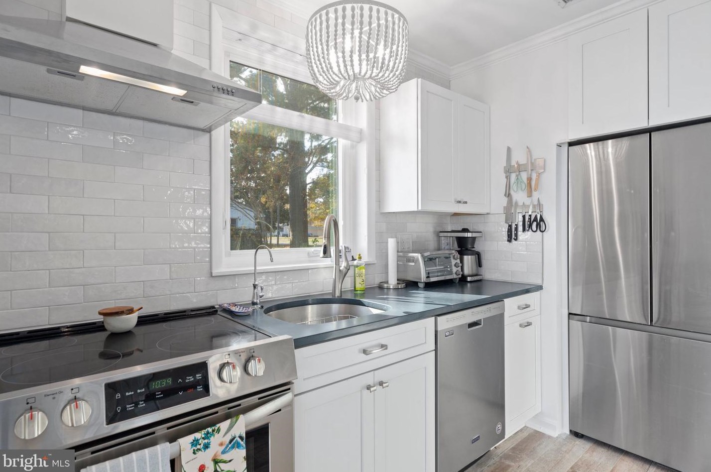 106 Shore Dr, Colonial Bch VA  22443-4346 exterior