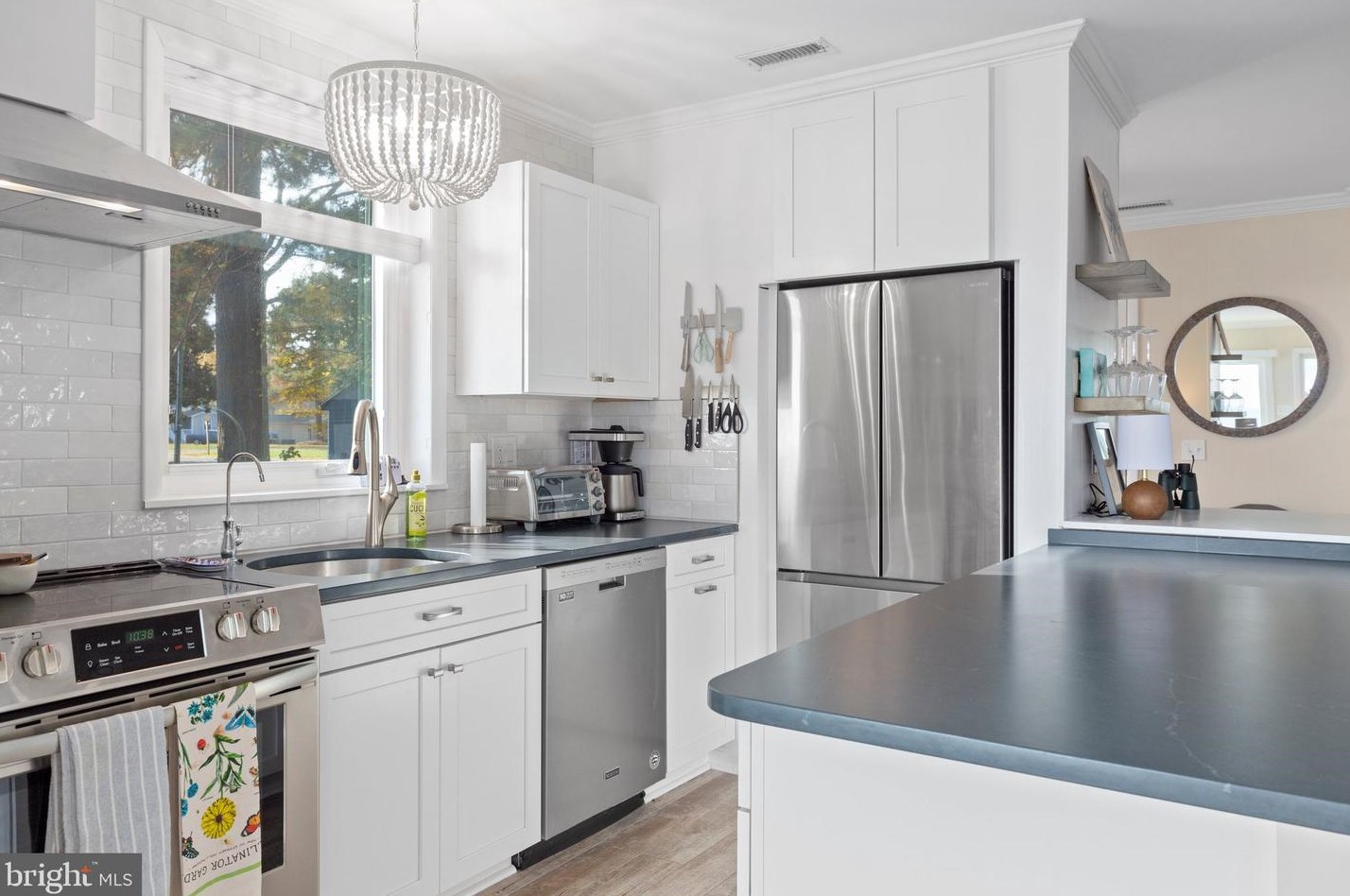 106 Shore Dr, Colonial Bch VA  22443-4346 exterior