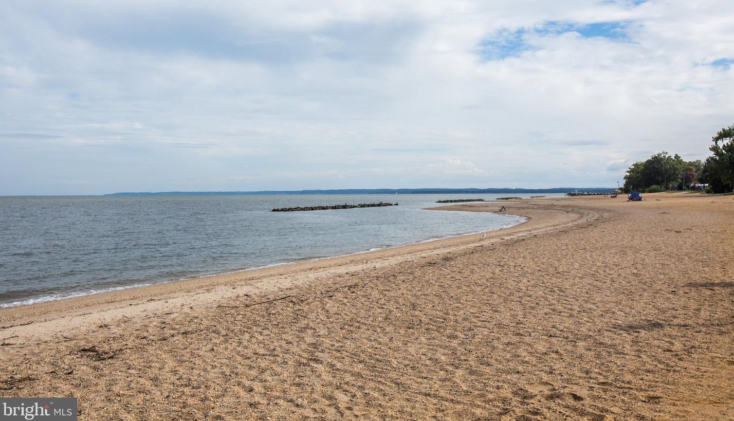 106 Shore Dr, Colonial Bch VA  22443-4346 exterior